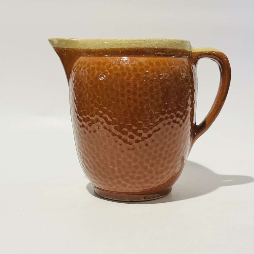 Vintage Watt‎ Pottery Stoneware Pitcher 7"  Tan & Burnt Orange Textured 1950's - Picture 3 of 13